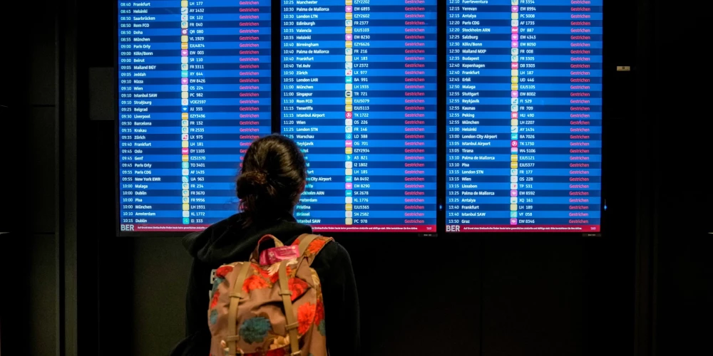 Berlīnes starptautiskā lidosta ir trešā lielākā lidosta Vācijā, kas pērn apkalpoja 26,1 miljonu pasažieru. (foto: Scanpix / AP)