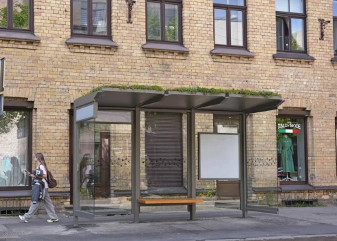 Рижская дума поддержала закупку 59 новых навесов для остановок.