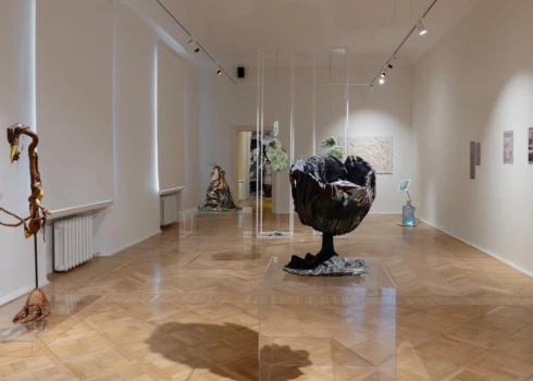 Skats no izstādes "Neiespējamās tagadnes rēgi". 