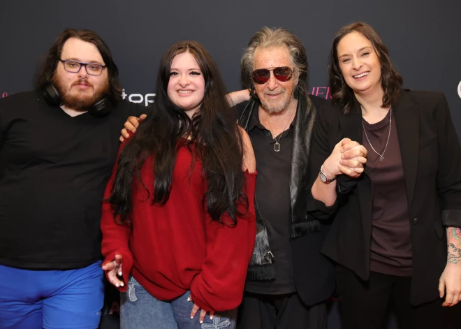 Reti FOTO! Als Pačīno apmeklē sarkanā paklāja pasākumu ar saviem trim bērniem