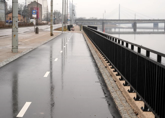 Качество строительных работ на набережной Мукуcалас.