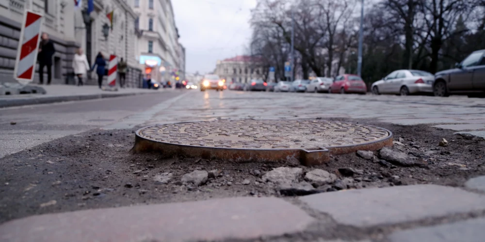 "Rīgas ūdens" šonedēļ sāks skalot ūdensvadus. 