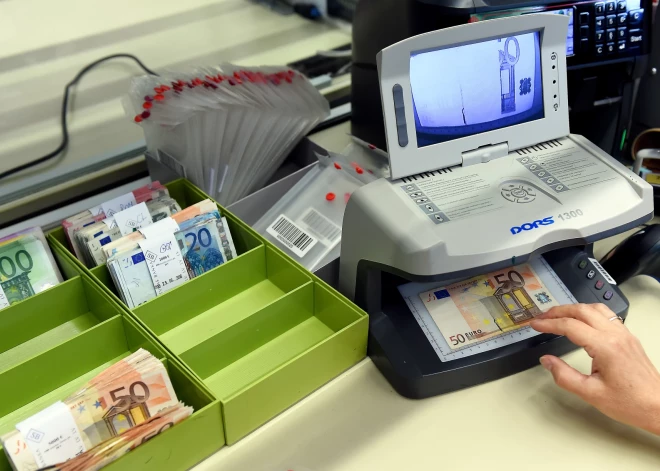 Koalīcijā dažādi viedokļi par "ātro kredītu" devēju uzraudzības nodošanu LB