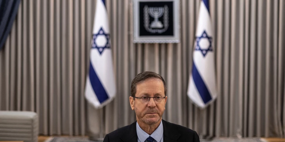 Izraēlas Valsts prezidents Īzaks Hercogs.