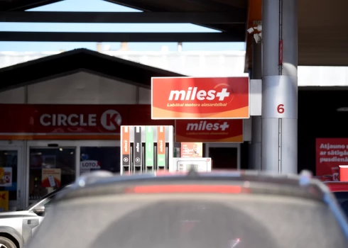 Degvielas uzpildes stacija "Circle K".