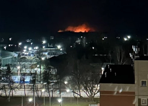 Ugunsgrēks, visticamāk, izcēlies pēc spēcīga sprādziena.