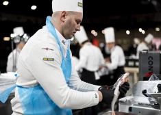 Latvijas pavāri veiksmīgi uzstājušies prestižākajā kulinārijas konkursā pasaulē "Bocuse d’Or"