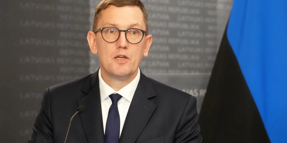 Igaunijas premjerministrs Kristens Mihals par savas valsts pieredzi teic: atļauja priekšlaicīgi izņemt uzkrājumus bija ļoti liela kļūda.