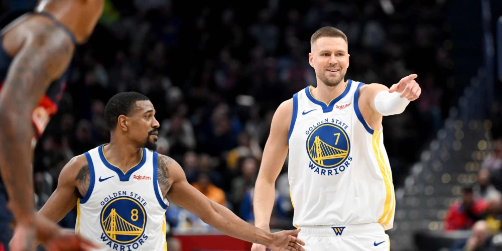 Kristaps Porziņģis (no labās) var būt apmierināts.