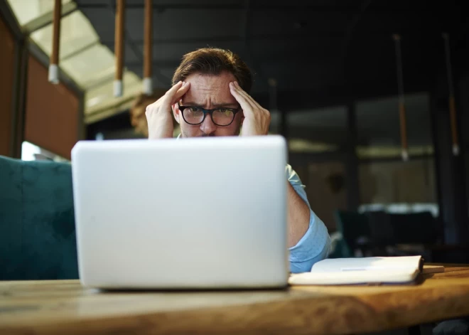 Вы точно проверяете такие письма? Сообщение "от директора" может стоить компании очень дорого