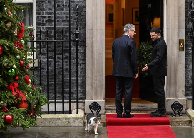 Zelenskis Londonā tiekas ar Stārmeru un Riti