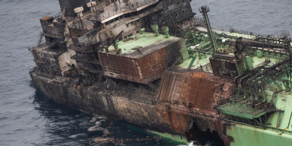 Foto uzņemts 2026. gada 15. martā. Bojātais Krievijas kuģis "Arctic Metagaz".