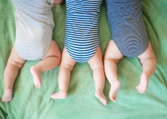В Латвии одобрили выплату семье, где после пятерых детей родились еще и тройняшки