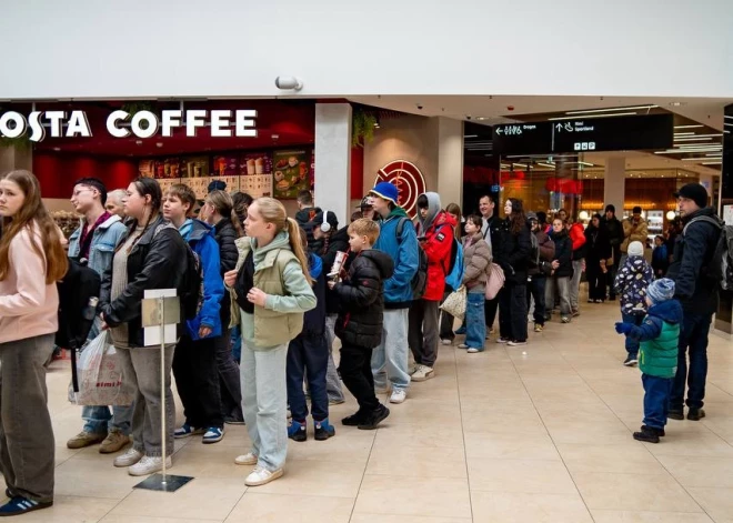 В Риге снова пройдет день, когда мороженое Ben & Jerry's будут раздавать бесплатно и без ограничений