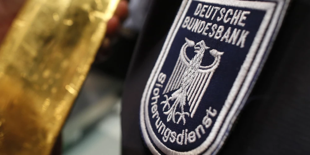 Aptuveni 1236 tonnas jeb 37% Vācijas zelta glabā ASV Federālās rezerves Ņujorkā.