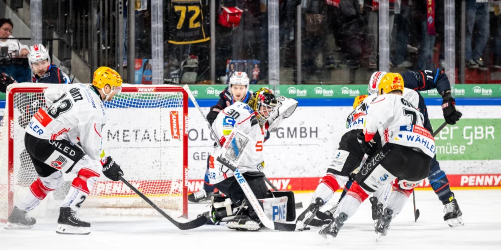 Gudļevskis palīdz "Fischtown Pinguins" pieveikt "Ice Tigers"