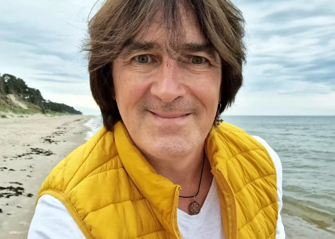 Agris Semēvics atradis tiešām iespaidīgu dzintaru