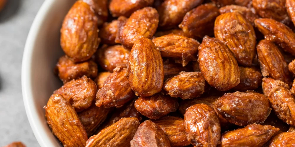 Pašu gatavotas cukurotas mandeles.