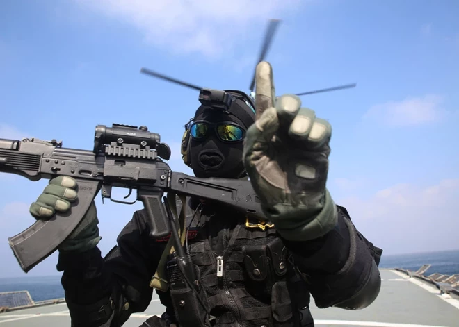 Krievija apmācījusi Irānas armiju karot pret ASV, kā uzbrukt bāzēm un radariem ar droniem un raķetēm