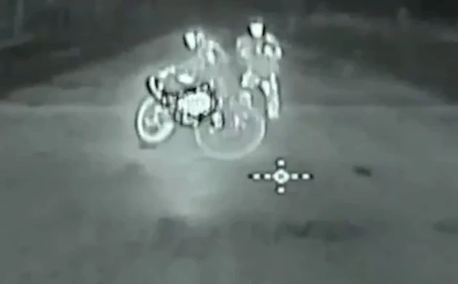 Krievijas spēki vienlaikus uzsāka uzbrukumu vairākās zonās, izmantojot kājniekus, motociklus, bruņumašīnas un zirgus.