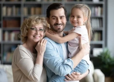 Названы месяцы рождения, представители которых чаще воспитывают любящих и чутких людей