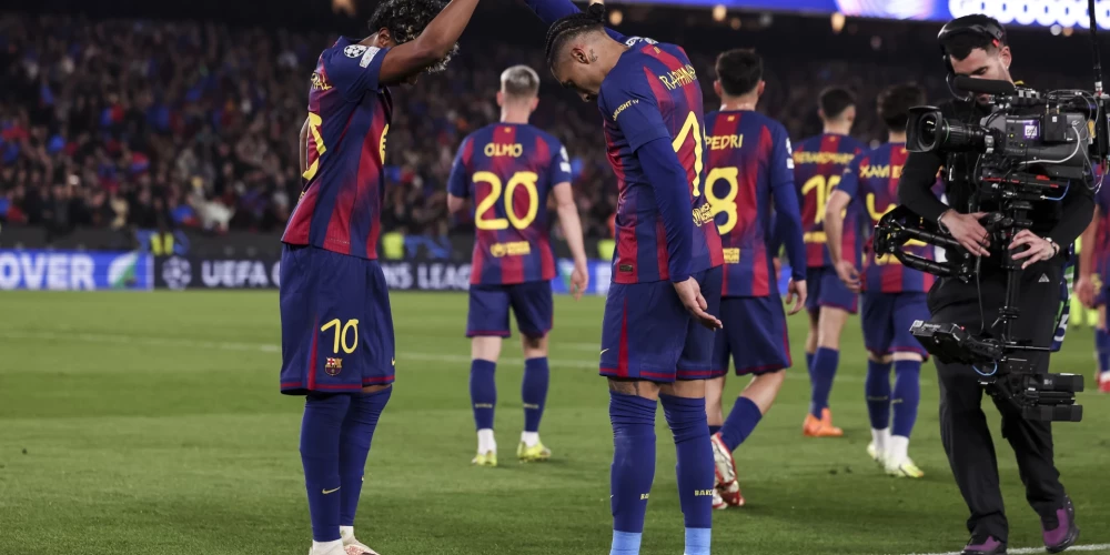 "Bacelona" mājās ar 7:2 (3:2) pārspēja Ņūkāslas "United", divu maču summā barseloniešiem tiekot pie uzvaras ar 8:3.