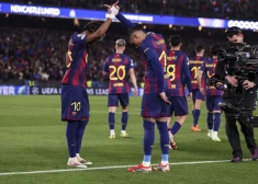 "Barcelona" ar graujošu uzvaru atbildes spēlē sasniedz UEFA Čempionu līgas ceturtdaļfinālu