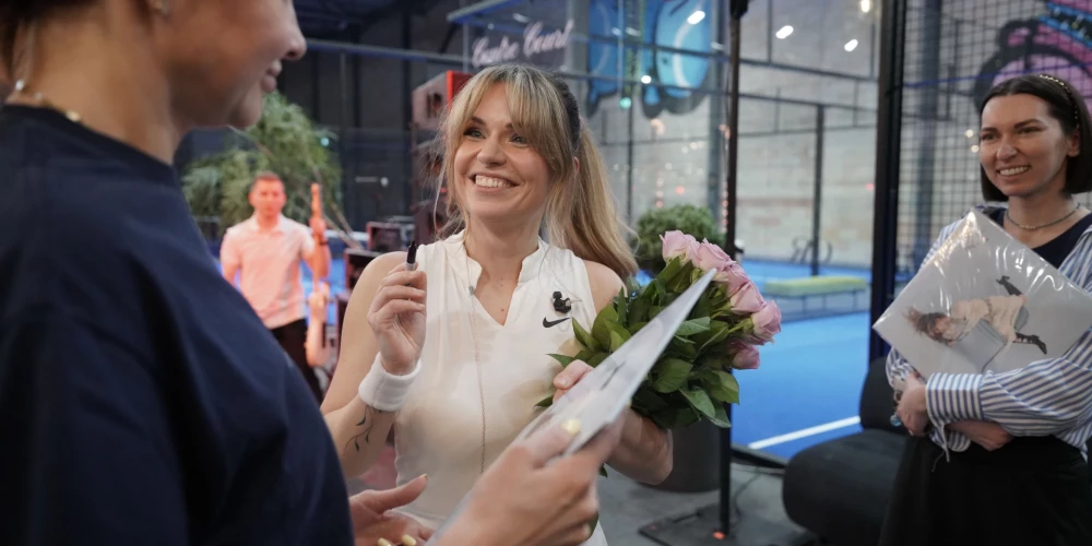 Dziedātāja Marta prezentē jauno albumu “Wrong Woman (According to the Rule Book)” .