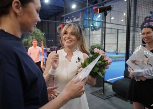 Dziedātāja Marta prezentē jauno albumu “Wrong Woman (According to the Rule Book)” .