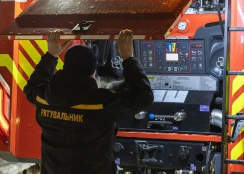 Ukrainā pie robežas ar Poliju dronu triecienā cietis energoobjekts.