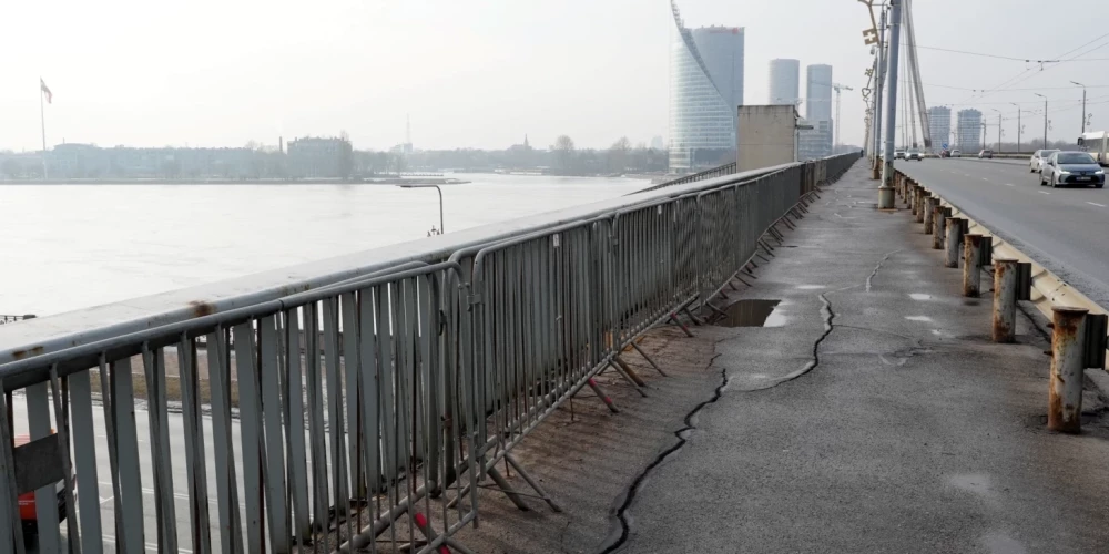 Rīgas dome Vanšu tilta remontam aizņemsies līdz 84,46 miljoniem eiro.