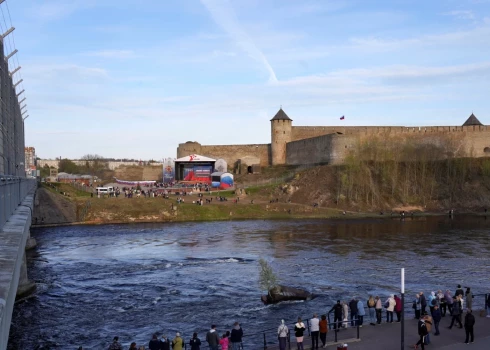 Россия развернула в Эстонии масштабную кампанию провокаций, пытаясь "отделить" город Нарва.