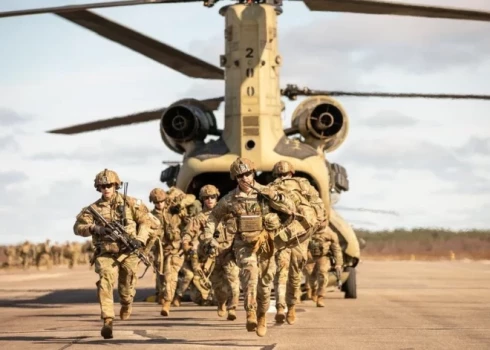 ASV apsver papildspēku sūtīšanu uz Persijas līča reģionu.