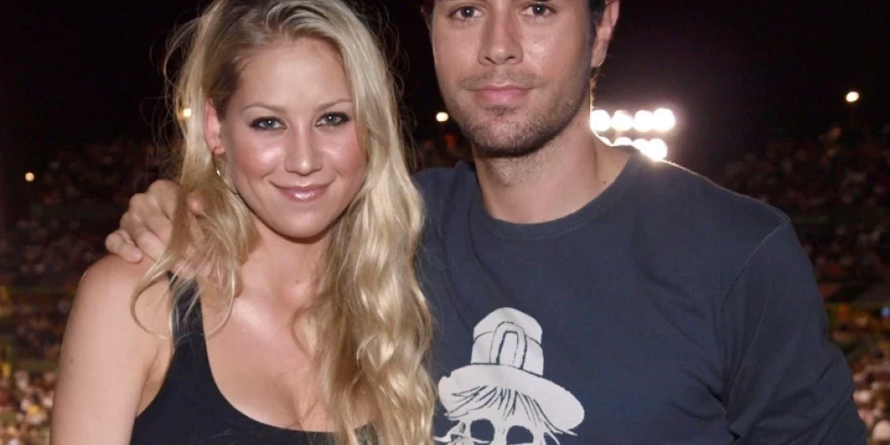 Иглесиас воспитывает детей вместе с бывшей теннисисткой Анна Курникова. Пара вместе уже более 20 лет и ведет закрытый образ жизни вдали от внимания прессы.