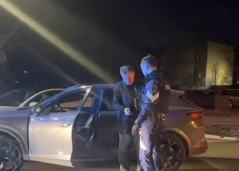 Valsts policija komentējusi jautājumu par dziedātāja Normunda Rutuļa automašīnas iespējamo konfiskāciju. 