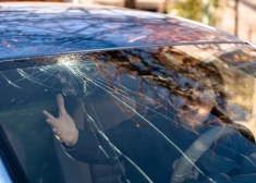 В Латвии водителей предупредили о весенней угрозе на дорогах, способной обойтись в тысячи евро