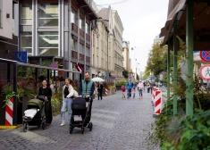 К рижанам обратились с важным вопросом - от них зависит, где в столице запретят автомобили