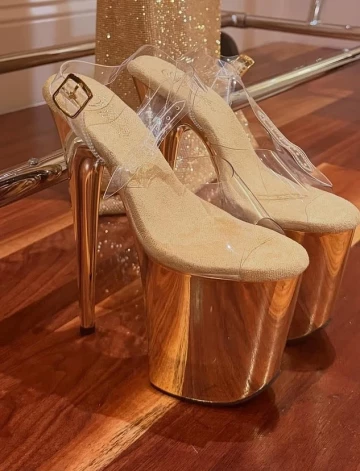 Iespaidīgās kurpes.