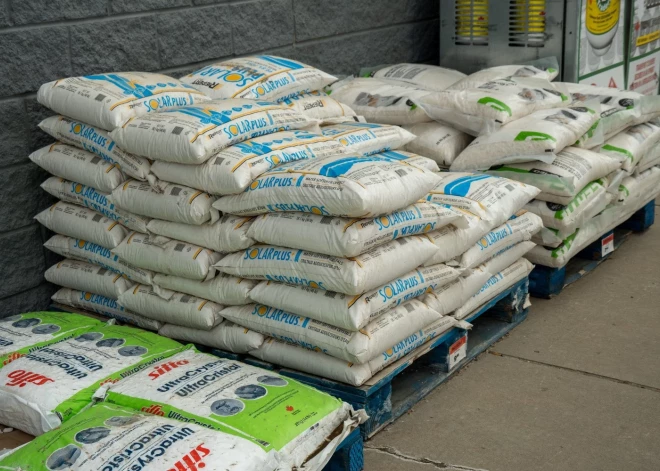 Ne tikai degvielas cenas strauji ceļas – arī cita prece rada satraukumu pircēju vidū