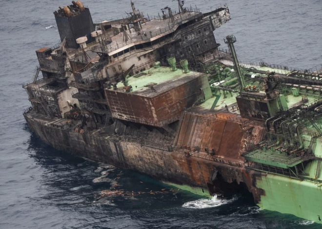 Брошенный российский танкер дрейфует в Средиземном море - команда покинула судно после атаки беспилотника, на корабле осталось топливо