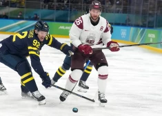 Hokejists Uvis Balinskis priecīga notikuma ģimenē dēļ nez vai spēlēs pasaules čempionātā