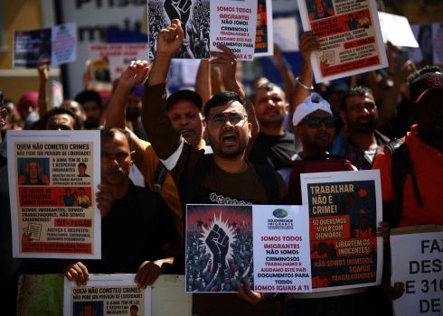 Migrantu protesta akcija pie Portugāles parlamenta, prasot tiesības un uzturēšanās atļaujas.