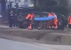 В Елгаве водитель микроавтобуса погиб после странной аварии: появилась новая версия случившегося