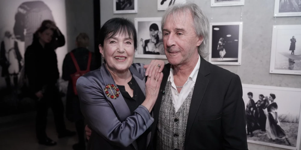 Izstādes “Asnate Smeltere. Nepārtrauktība” atklāšana