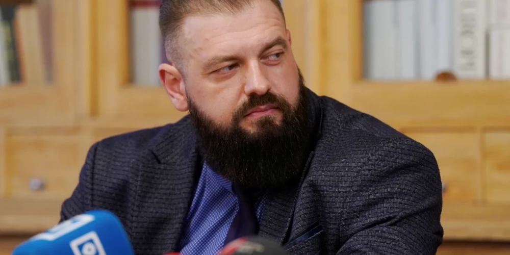 Йоренс Лиопа.