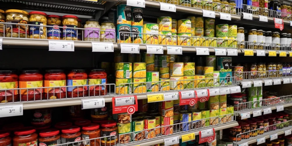 PTAC piemēro sodus vairākiem veikalu tīkliem par maldinošām cenām. 