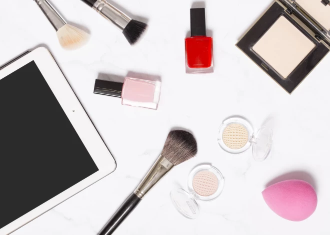 Smaržas, kosmētika un slavenību iedvesma skaistumkopšanā