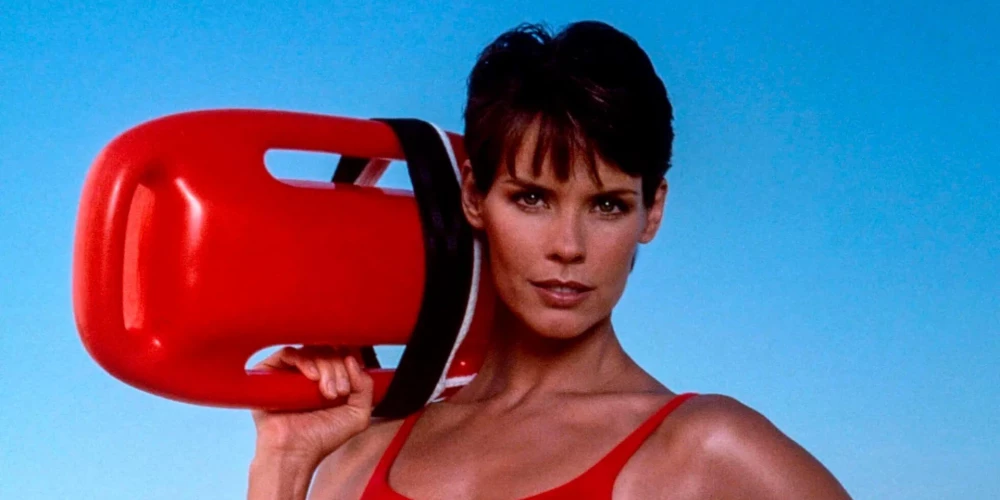 Aleksandra Pola ieguva plašu atpazīstamību kā glābēja Stefānija Holdena seriālā “Pludmales patruļa”.