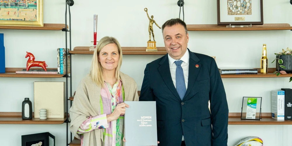 SOK prezidente Kirstija Koventrija kopā ar LOK prezidentu Raimondu Lazdiņu.