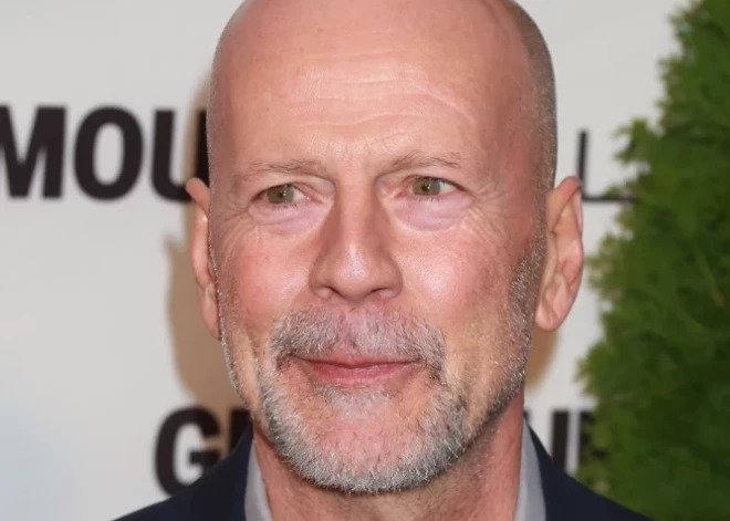 ФОТО: Брюс Уиллис в день 71-летия запечатлен на трогательных фотографиях с внучкой